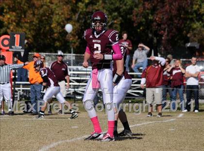 Thumbnail 3 in Benton vs. Red Bud (IHSA Class 3A First Round Playoff) photogallery.