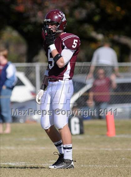Thumbnail 1 in Benton vs. Red Bud (IHSA Class 3A First Round Playoff) photogallery.