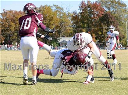 Thumbnail 2 in Benton vs. Red Bud (IHSA Class 3A First Round Playoff) photogallery.