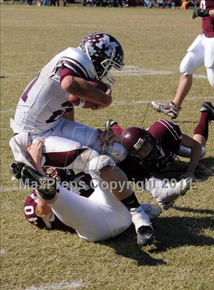 Thumbnail 1 in Benton vs. Red Bud (IHSA Class 3A First Round Playoff) photogallery.