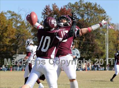 Thumbnail 2 in Benton vs. Red Bud (IHSA Class 3A First Round Playoff) photogallery.