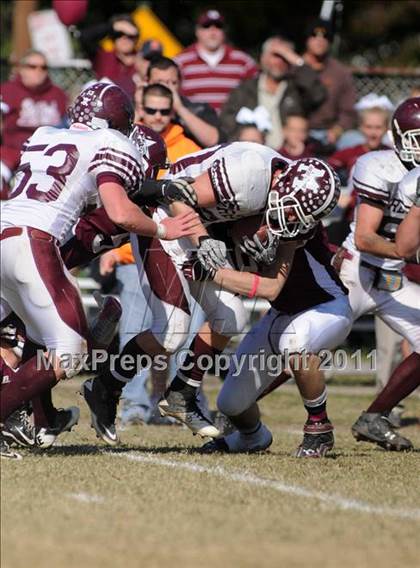 Thumbnail 1 in Benton vs. Red Bud (IHSA Class 3A First Round Playoff) photogallery.
