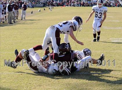Thumbnail 3 in Benton vs. Red Bud (IHSA Class 3A First Round Playoff) photogallery.