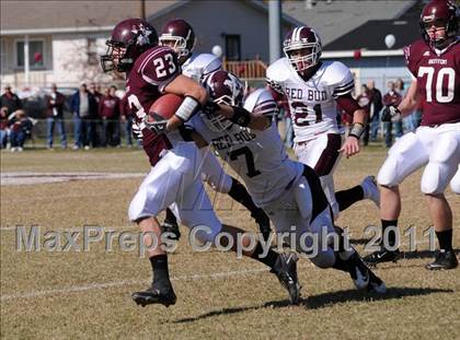 Thumbnail 1 in Benton vs. Red Bud (IHSA Class 3A First Round Playoff) photogallery.