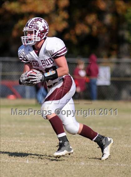 Thumbnail 1 in Benton vs. Red Bud (IHSA Class 3A First Round Playoff) photogallery.