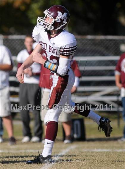 Thumbnail 2 in Benton vs. Red Bud (IHSA Class 3A First Round Playoff) photogallery.
