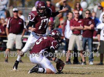 Thumbnail 3 in Benton vs. Red Bud (IHSA Class 3A First Round Playoff) photogallery.