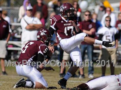 Thumbnail 3 in Benton vs. Red Bud (IHSA Class 3A First Round Playoff) photogallery.