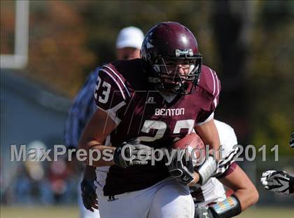 Thumbnail 3 in Benton vs. Red Bud (IHSA Class 3A First Round Playoff) photogallery.