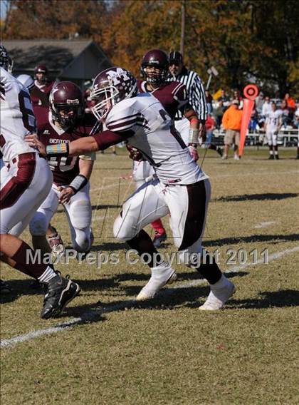 Thumbnail 3 in Benton vs. Red Bud (IHSA Class 3A First Round Playoff) photogallery.