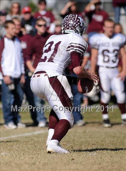 Thumbnail 2 in Benton vs. Red Bud (IHSA Class 3A First Round Playoff) photogallery.