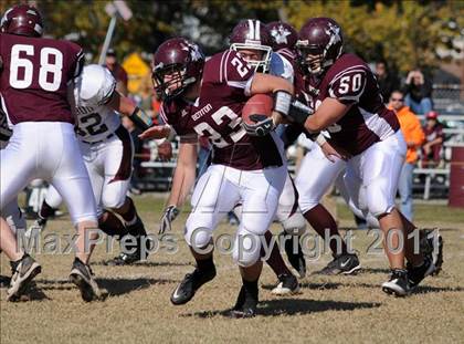 Thumbnail 3 in Benton vs. Red Bud (IHSA Class 3A First Round Playoff) photogallery.