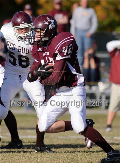 Thumbnail 2 in Benton vs. Red Bud (IHSA Class 3A First Round Playoff) photogallery.