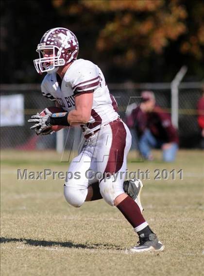Thumbnail 2 in Benton vs. Red Bud (IHSA Class 3A First Round Playoff) photogallery.