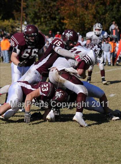Thumbnail 2 in Benton vs. Red Bud (IHSA Class 3A First Round Playoff) photogallery.