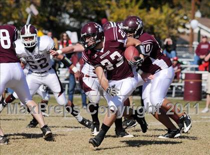 Thumbnail 2 in Benton vs. Red Bud (IHSA Class 3A First Round Playoff) photogallery.