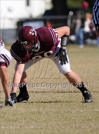Thumbnail 3 in Benton vs. Red Bud (IHSA Class 3A First Round Playoff) photogallery.