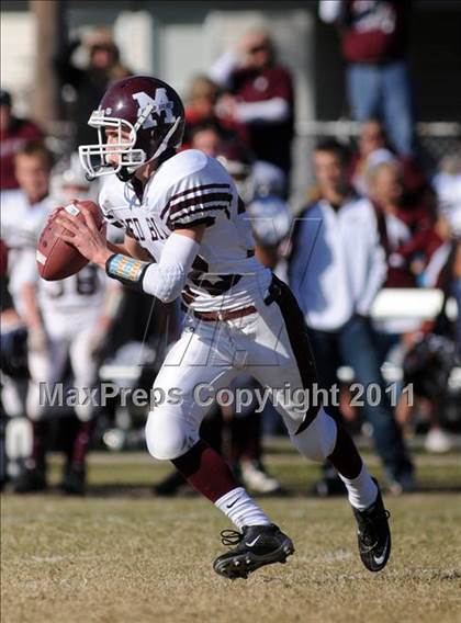 Thumbnail 3 in Benton vs. Red Bud (IHSA Class 3A First Round Playoff) photogallery.