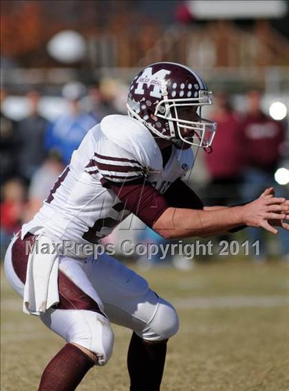 Thumbnail 3 in Benton vs. Red Bud (IHSA Class 3A First Round Playoff) photogallery.