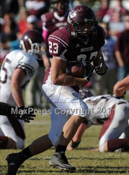 Thumbnail 3 in Benton vs. Red Bud (IHSA Class 3A First Round Playoff) photogallery.