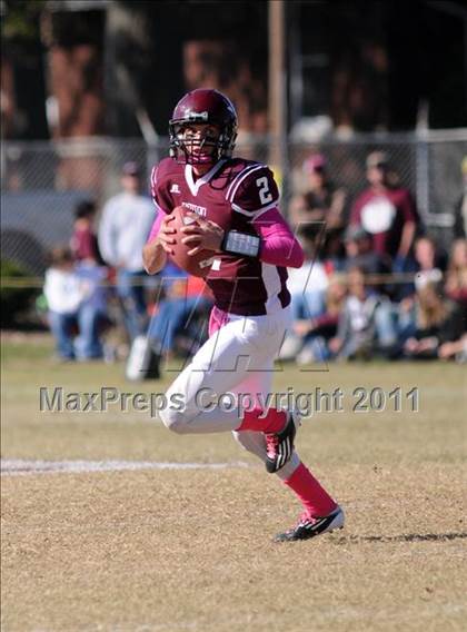 Thumbnail 2 in Benton vs. Red Bud (IHSA Class 3A First Round Playoff) photogallery.