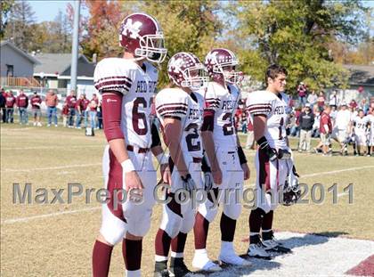 Thumbnail 1 in Benton vs. Red Bud (IHSA Class 3A First Round Playoff) photogallery.