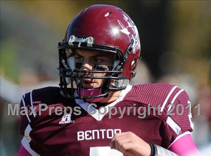 Thumbnail 3 in Benton vs. Red Bud (IHSA Class 3A First Round Playoff) photogallery.