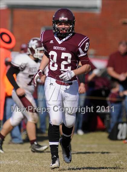Thumbnail 3 in Benton vs. Red Bud (IHSA Class 3A First Round Playoff) photogallery.