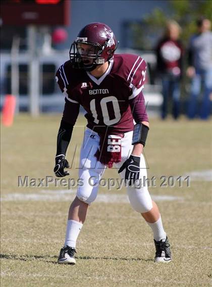 Thumbnail 1 in Benton vs. Red Bud (IHSA Class 3A First Round Playoff) photogallery.