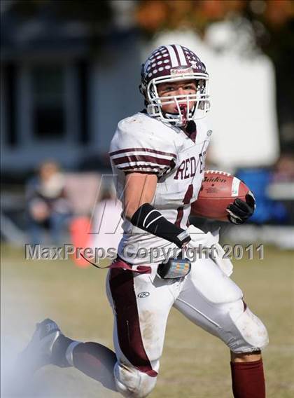 Thumbnail 1 in Benton vs. Red Bud (IHSA Class 3A First Round Playoff) photogallery.