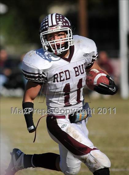 Thumbnail 3 in Benton vs. Red Bud (IHSA Class 3A First Round Playoff) photogallery.