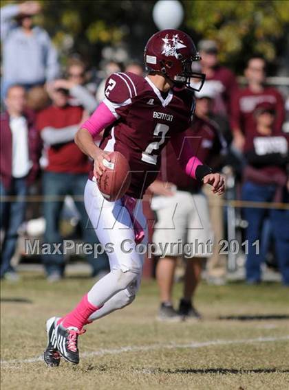 Thumbnail 3 in Benton vs. Red Bud (IHSA Class 3A First Round Playoff) photogallery.
