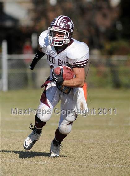 Thumbnail 2 in Benton vs. Red Bud (IHSA Class 3A First Round Playoff) photogallery.