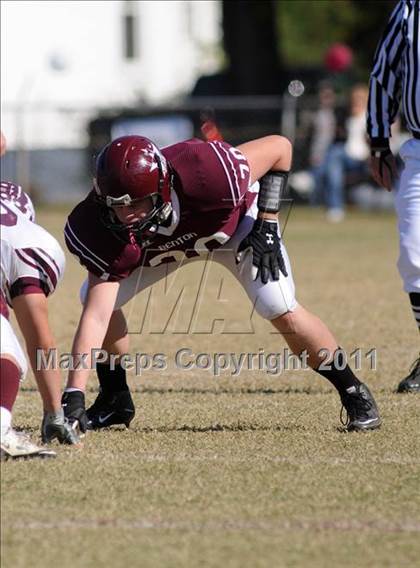 Thumbnail 2 in Benton vs. Red Bud (IHSA Class 3A First Round Playoff) photogallery.