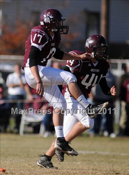 Thumbnail 1 in Benton vs. Red Bud (IHSA Class 3A First Round Playoff) photogallery.