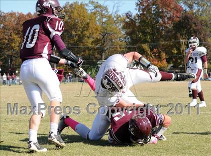 Thumbnail 3 in Benton vs. Red Bud (IHSA Class 3A First Round Playoff) photogallery.