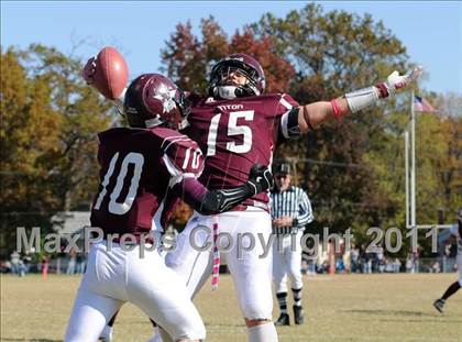 Thumbnail 1 in Benton vs. Red Bud (IHSA Class 3A First Round Playoff) photogallery.