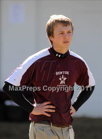 Thumbnail 1 in Benton vs. Red Bud (IHSA Class 3A First Round Playoff) photogallery.