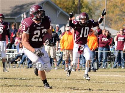 Thumbnail 3 in Benton vs. Red Bud (IHSA Class 3A First Round Playoff) photogallery.