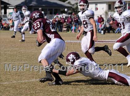 Thumbnail 1 in Benton vs. Red Bud (IHSA Class 3A First Round Playoff) photogallery.