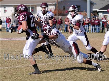 Thumbnail 2 in Benton vs. Red Bud (IHSA Class 3A First Round Playoff) photogallery.