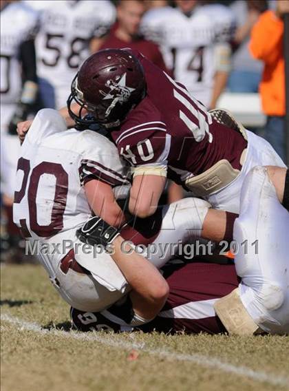 Thumbnail 1 in Benton vs. Red Bud (IHSA Class 3A First Round Playoff) photogallery.