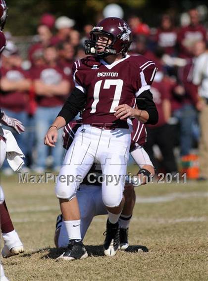 Thumbnail 1 in Benton vs. Red Bud (IHSA Class 3A First Round Playoff) photogallery.
