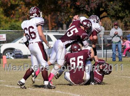 Thumbnail 1 in Benton vs. Red Bud (IHSA Class 3A First Round Playoff) photogallery.