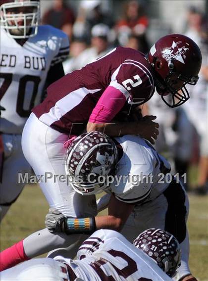 Thumbnail 1 in Benton vs. Red Bud (IHSA Class 3A First Round Playoff) photogallery.