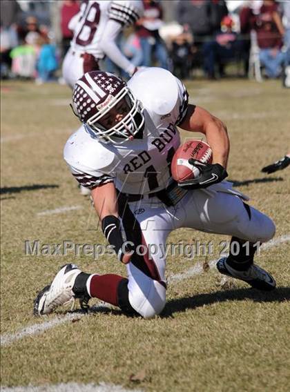 Thumbnail 2 in Benton vs. Red Bud (IHSA Class 3A First Round Playoff) photogallery.