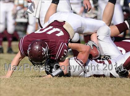 Thumbnail 3 in Benton vs. Red Bud (IHSA Class 3A First Round Playoff) photogallery.