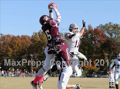 Thumbnail 3 in Benton vs. Red Bud (IHSA Class 3A First Round Playoff) photogallery.