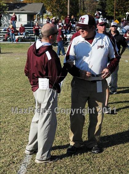 Thumbnail 1 in Benton vs. Red Bud (IHSA Class 3A First Round Playoff) photogallery.