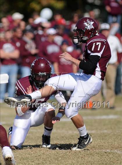 Thumbnail 1 in Benton vs. Red Bud (IHSA Class 3A First Round Playoff) photogallery.
